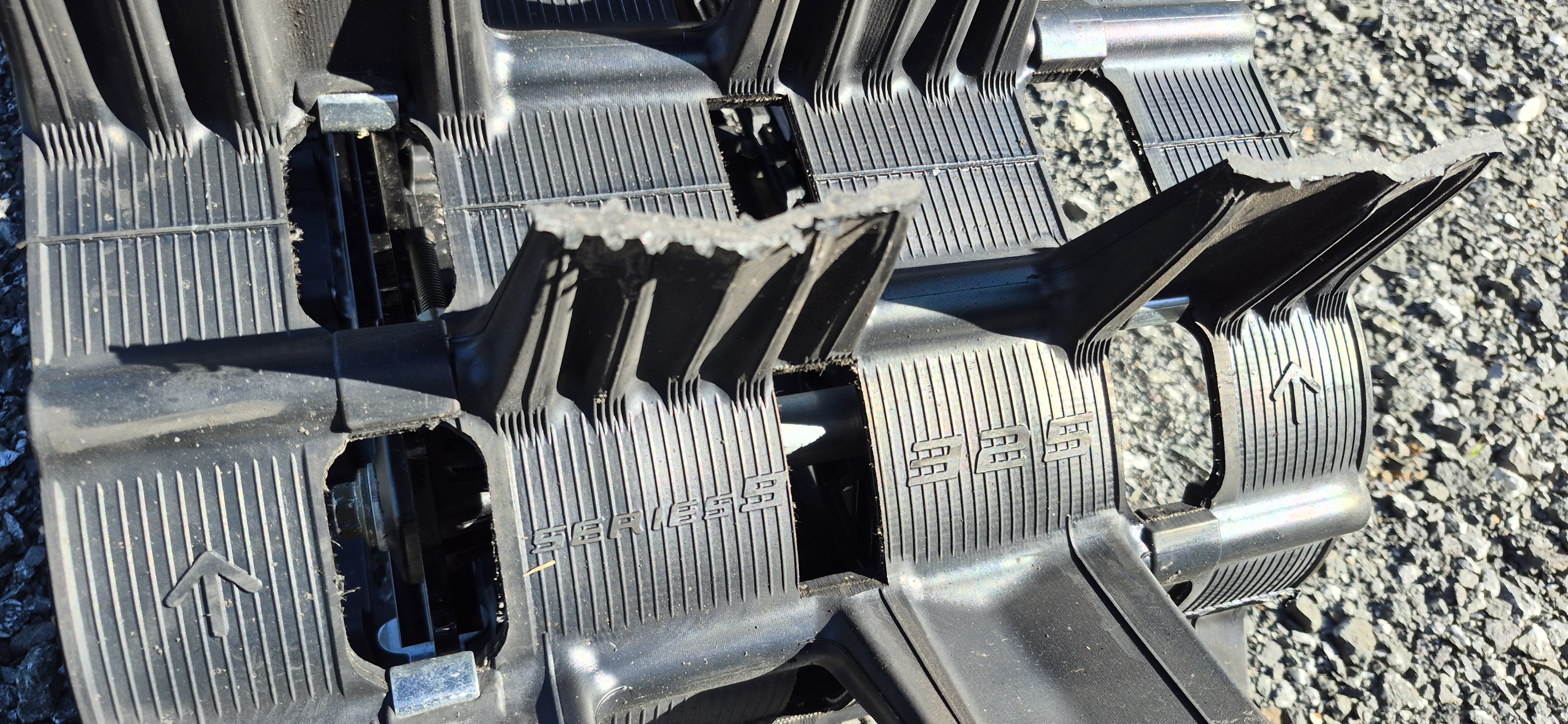 Motoneiges.ca: Polaris RMK Khaos 2027 chenille