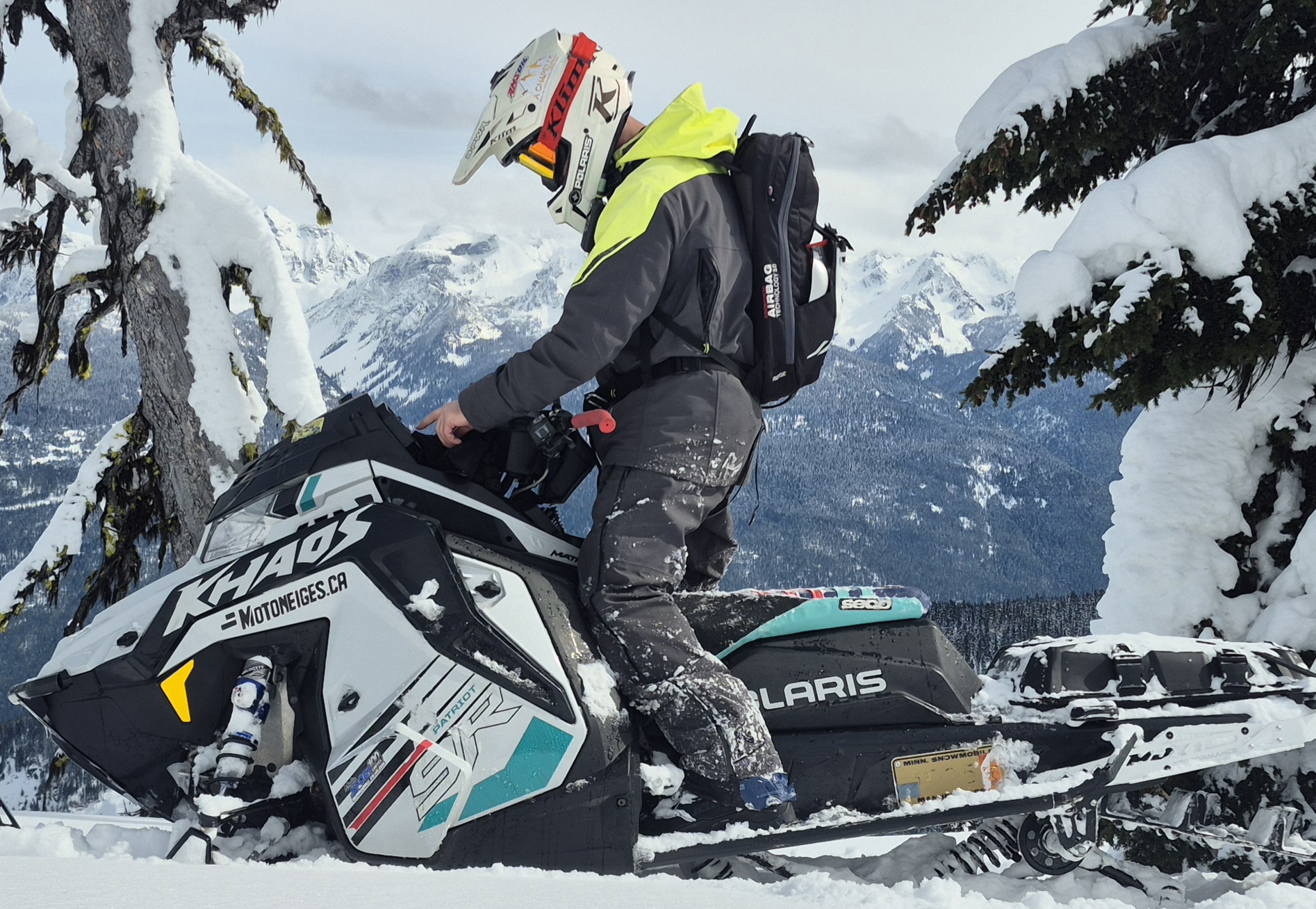 Motoneiges.ca: Polaris RMK Khaos 2025 in BC